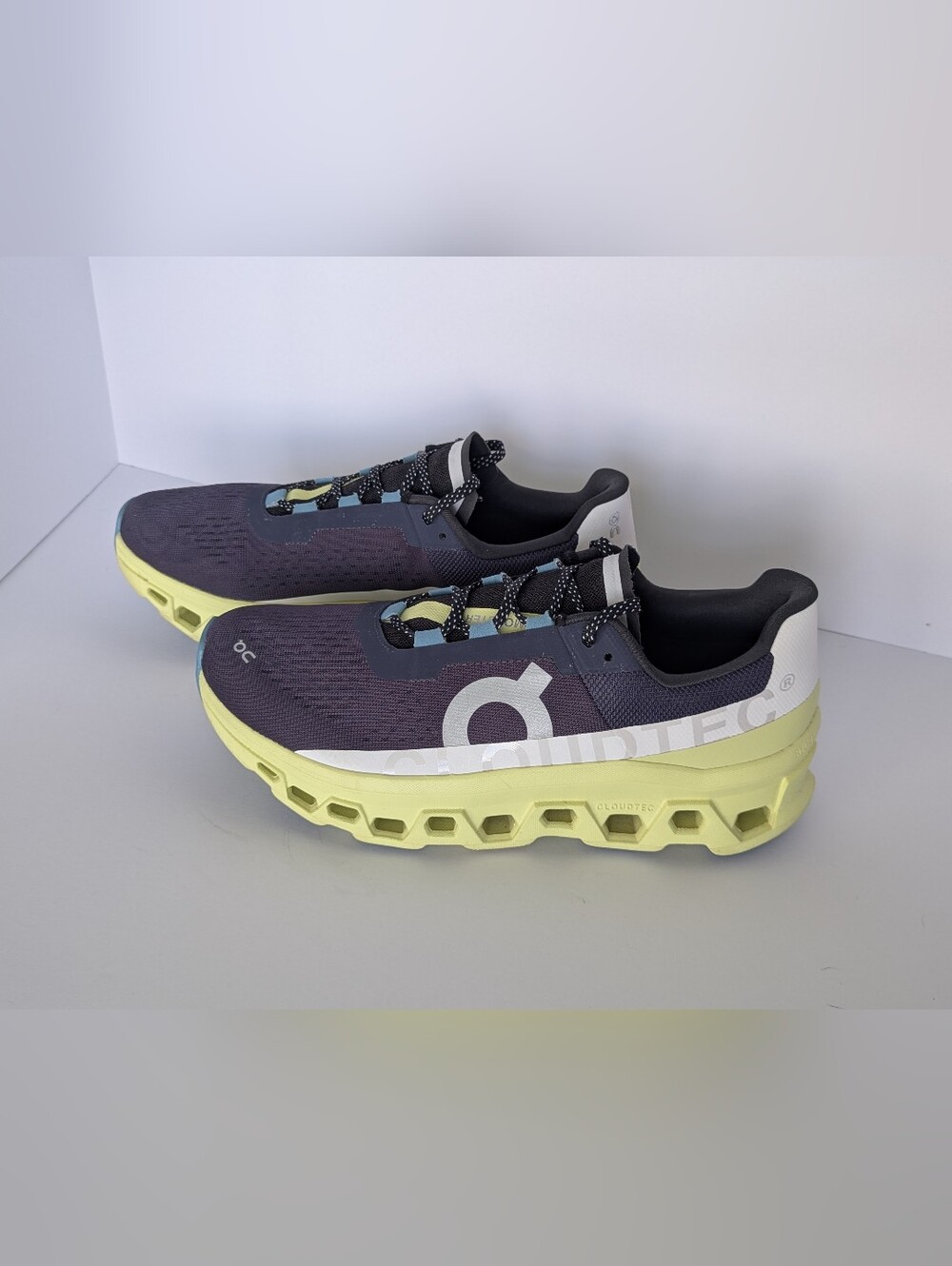 On Cloud Men's Cloudmonster Iron / Hay Size 11